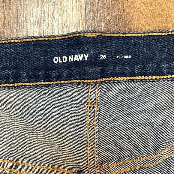NWT Old Navy Denim Stretch plus Jean Shorts size 26 - Picture 2 of 5